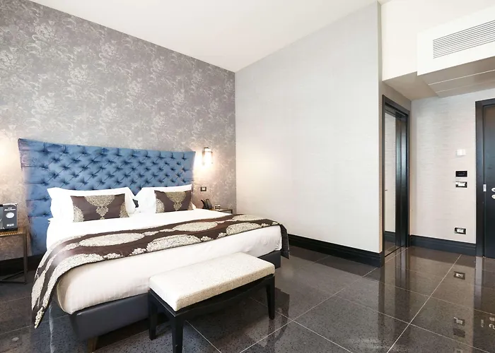 The Times 4* البندقية