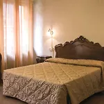 The Times البندقية