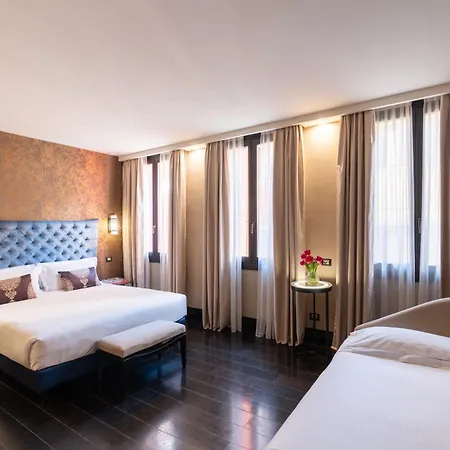 The Times Szálloda 4*