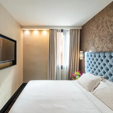 Szálloda The Times 4*